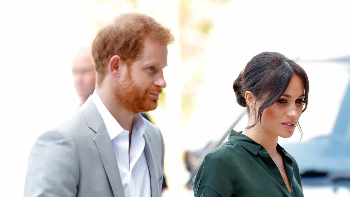 Harry + Meghan: Dieser unerwartete Anruf brachte ihr Leben völlig durcheinander