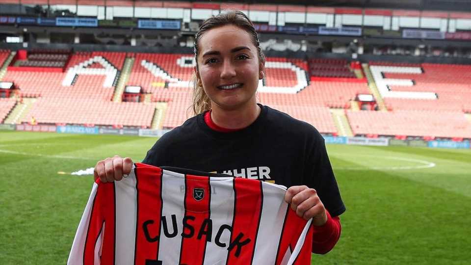 Britischer Fußballstar Maddy Cusack stirbt mit nur 27 Jahren