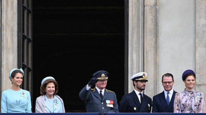 Carl Gustaf grüßt vom Balkon