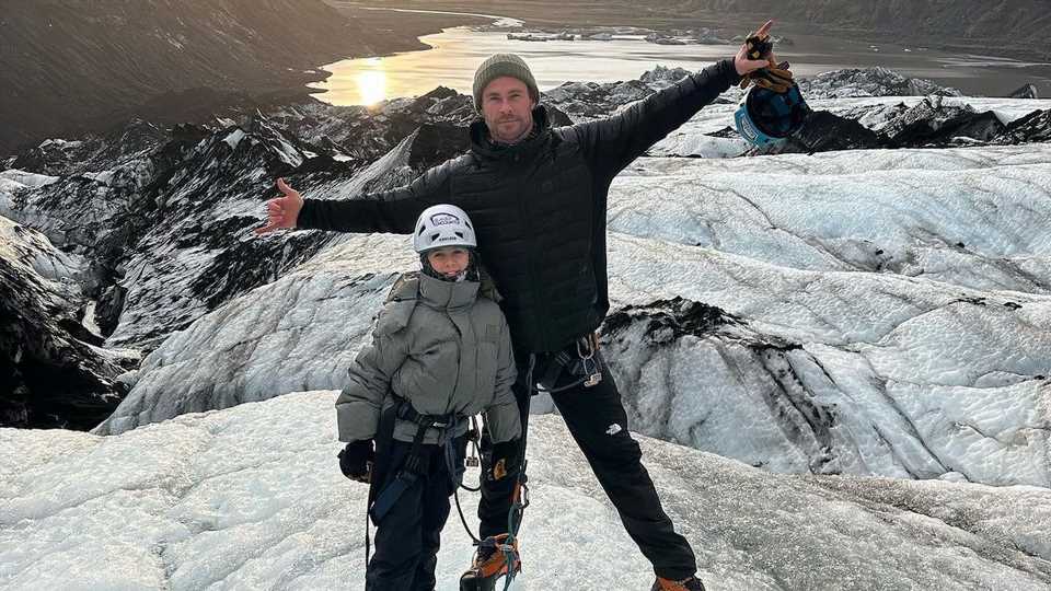 Abenteuerurlaub: Chris Hemsworth ist mit Tochter in Island