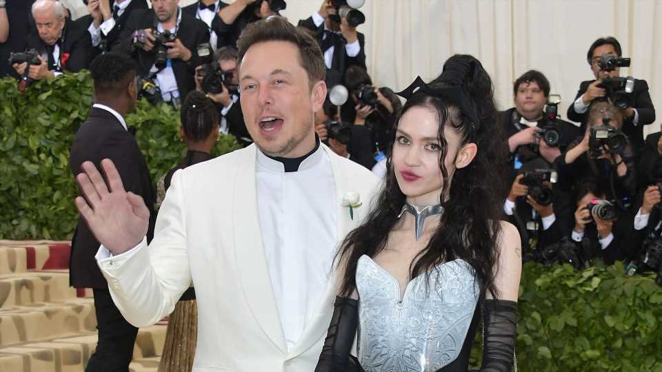 Grimes verklagt Elon Musk wegen der drei gemeinsamen Kinder!