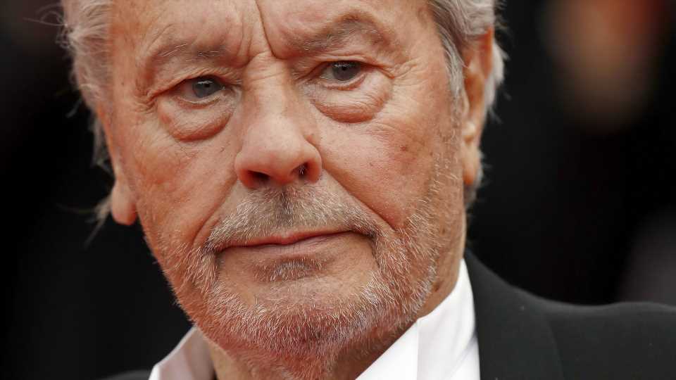 Seine Krankenpflegerin soll Alain Delon hungern lassen haben