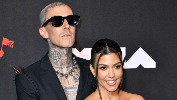 So süß schwärmt Kourtney Kardashian von Travis' neuer Musik!