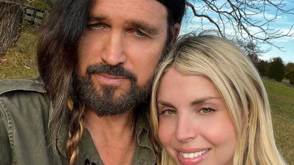 Überraschende News: Billy Ray Cyrus hat Firerose geheiratet