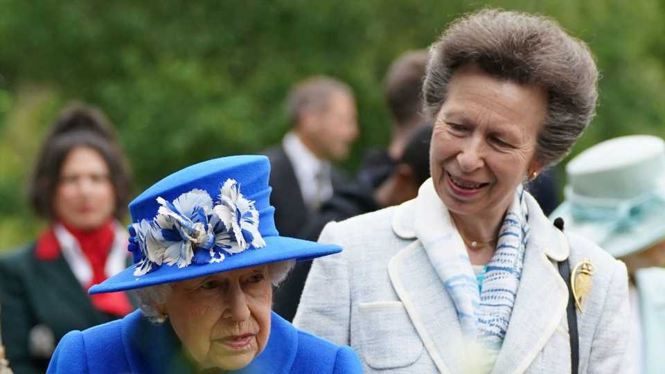 Besonders: Prinzessin Anne ehrt die Queen beim Gottesdienst