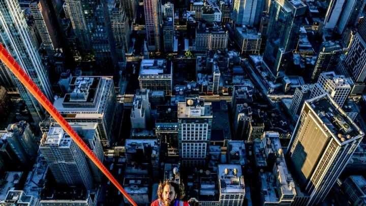 Er erklimmt das Empire State Building