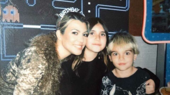 Happy? Das halten Kourtney und Travis' Kids von Baby Rocky!