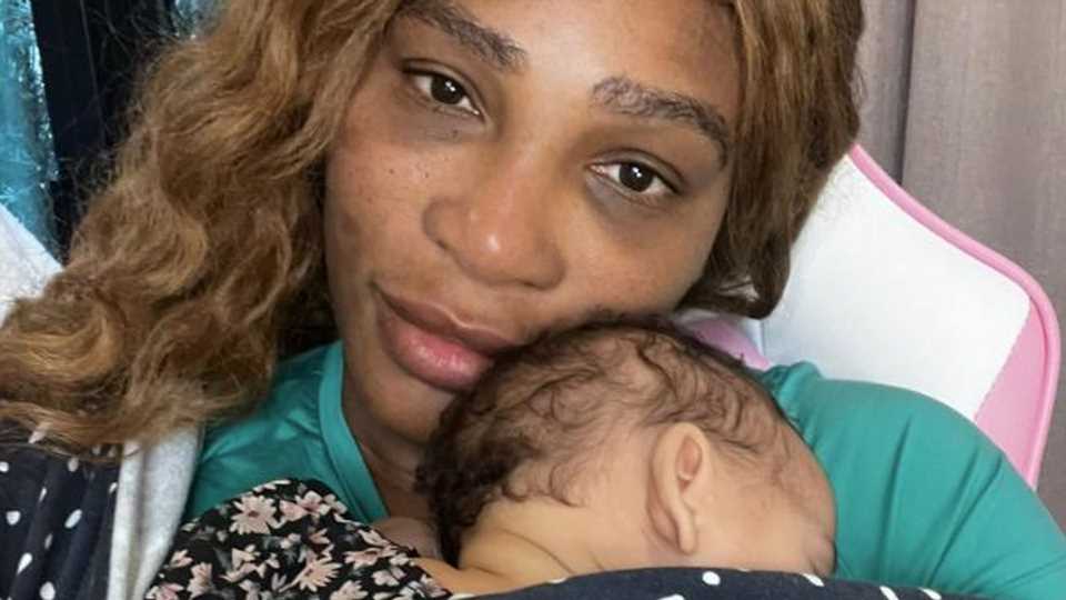 Serena Williams postet süßes Kuschelbild mit ihrer Tochter