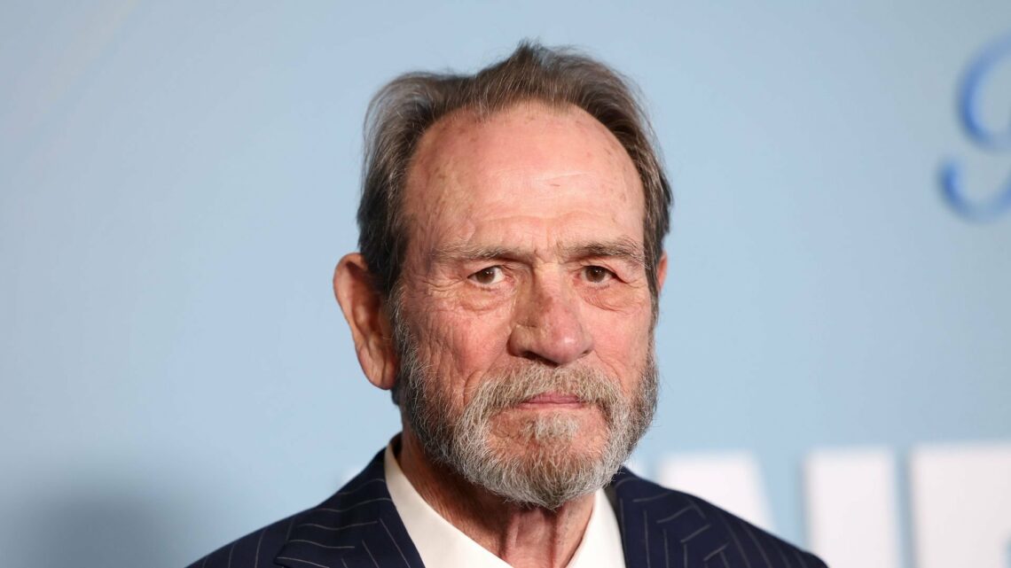 Schlechtes Gedächtnis? Das Netz lacht über Tommy Lee Jones!