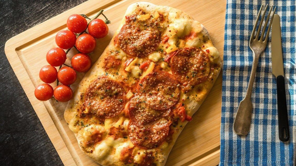 So gelingt die Pinsa – Unterschiede zur Pizza einfach erklärt